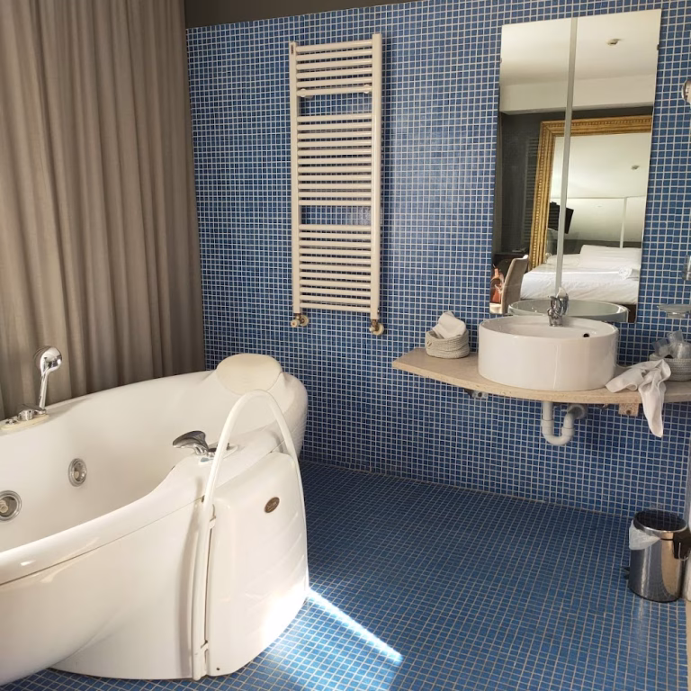 Aston Hotel 1 1 768x768