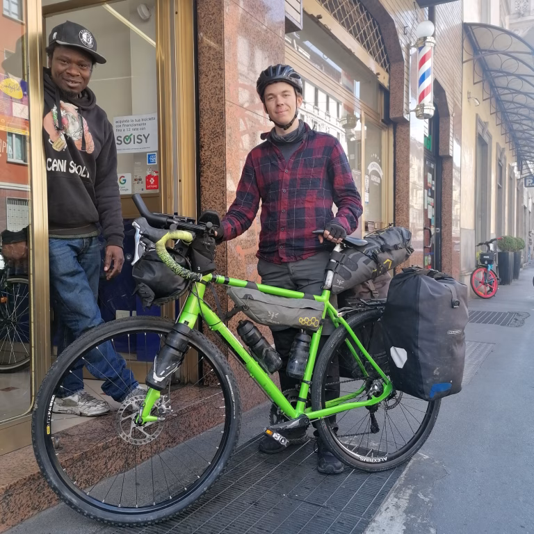 foto bikepacker 768x768