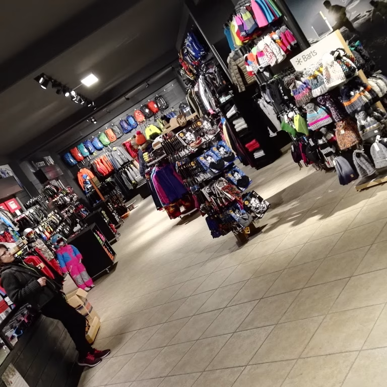 Mancini Store 3 768x768