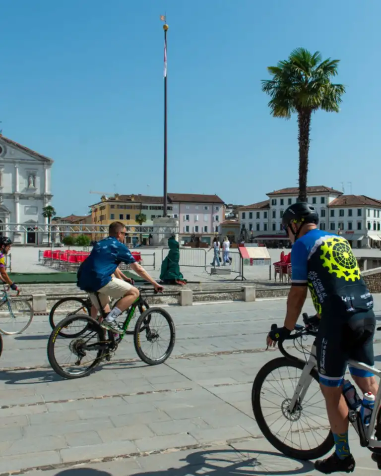 📚 Sabato 13 giugno 📍 Palmanova – Ritrovo Municipio di Palmanova Piazza Grande 🕤 ore 09.30 12.30 🚴 Pedalata guidata con la cicloguida Robert Schuhmann 2 768x960