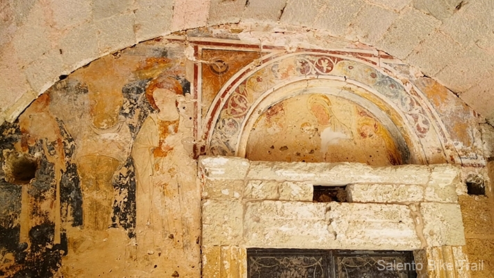 affresco medievale borgo terra castrignano 1